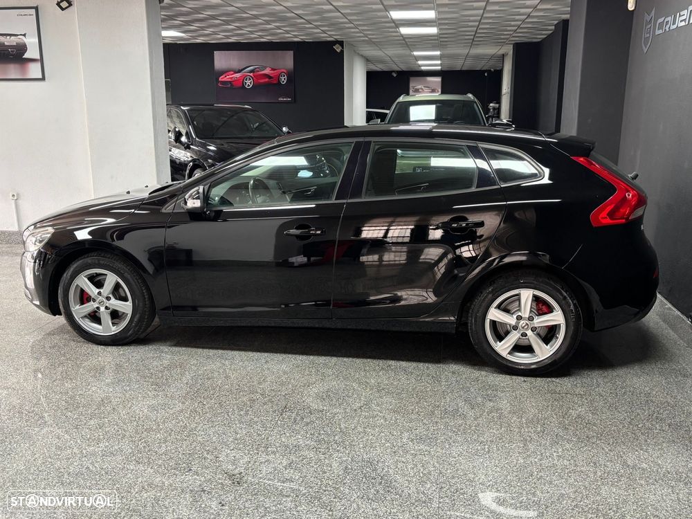 Volvo V40 2.0 D2 Momentum Eco - 3