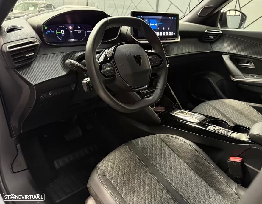 Peugeot e-2008 54 kWh Allure - 25