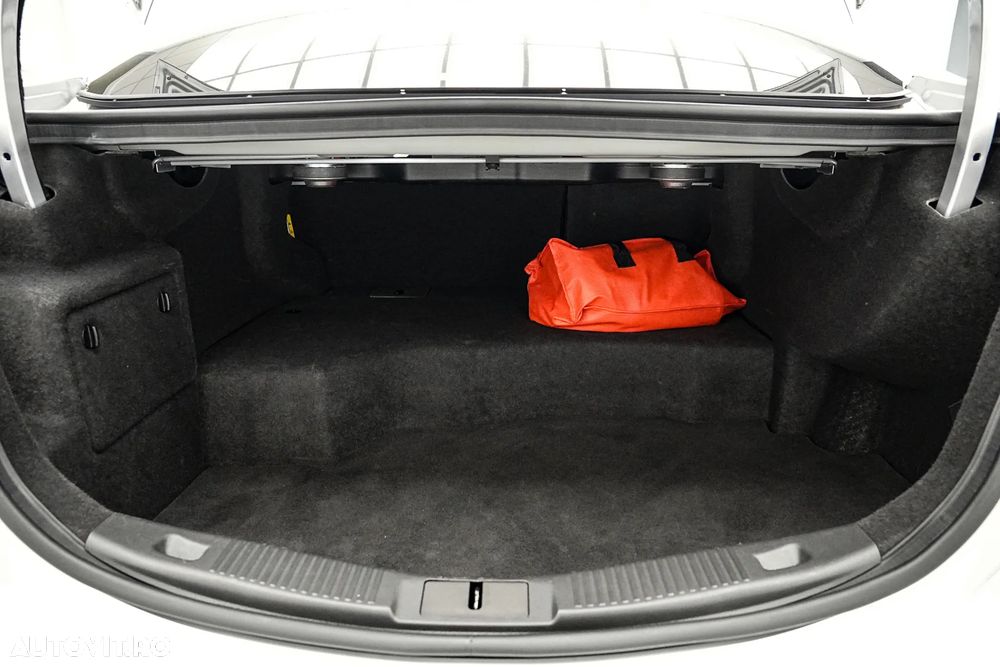 Ford Mondeo 2.0 HEV Titanium - 26