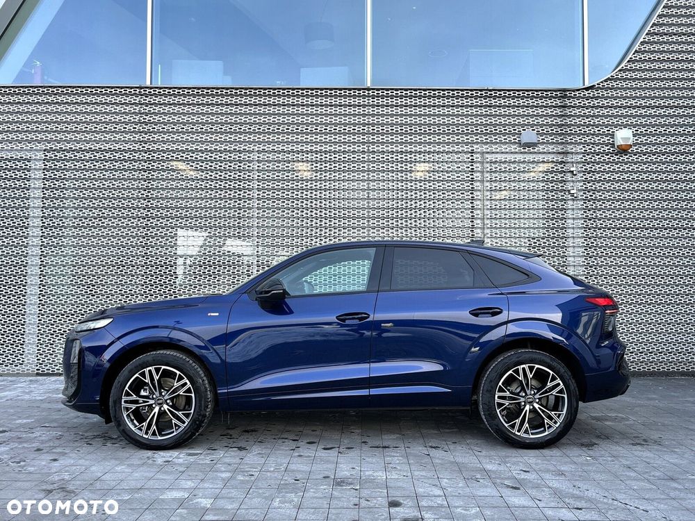 Audi Q3 Sportback - 8