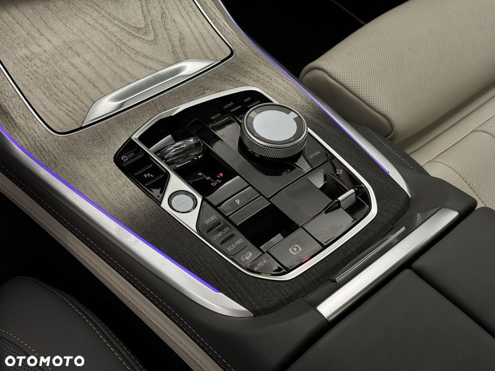 BMW X7 - 18