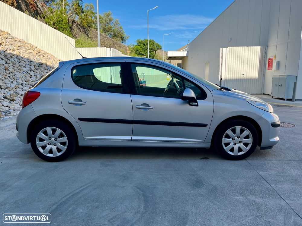 Peugeot 207 1.4 16V Trendy - 13