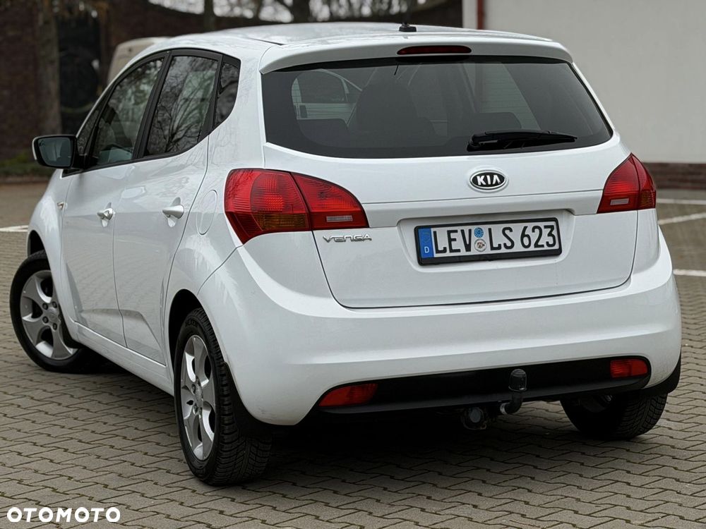 Kia Venga - 16