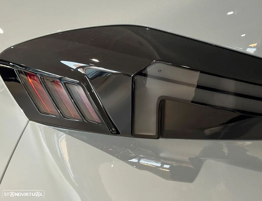 BMW XM Label Red - 18