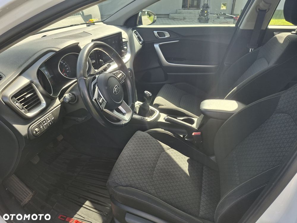 Kia Ceed 1.6 CRDi mHEV L - 6