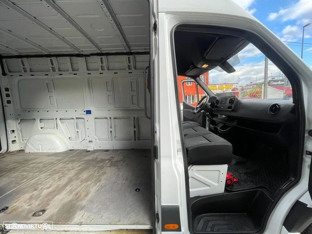 Mercedes-Benz Sprinter - 9
