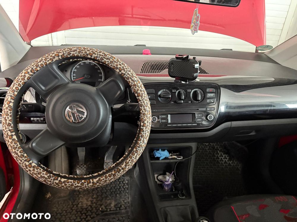 Volkswagen up! BlueMotion Technology move - 5