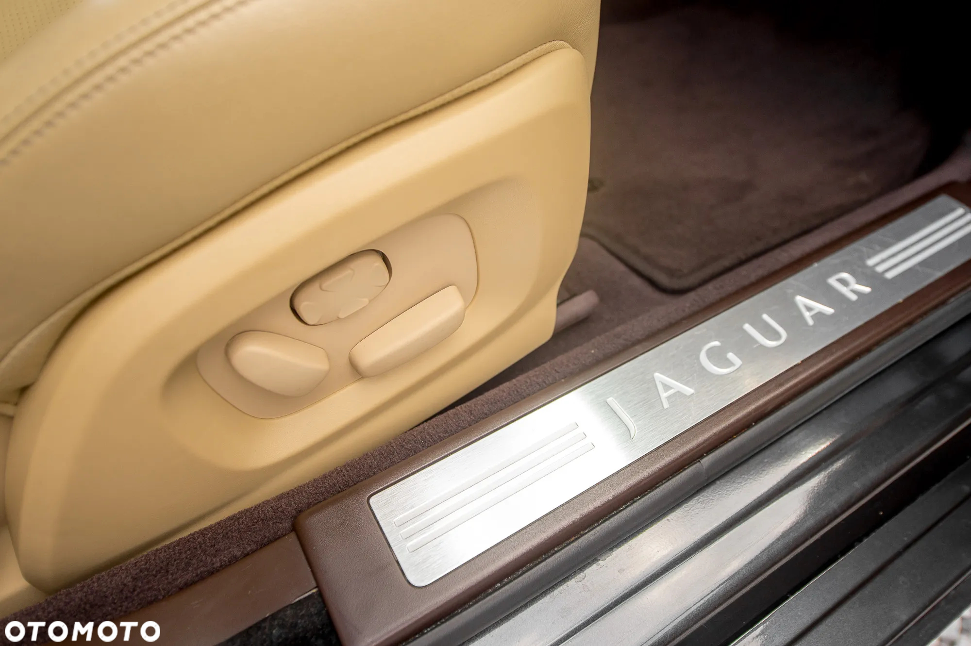 Jaguar XF 3.0 V6 Diesel S Luxury - 21