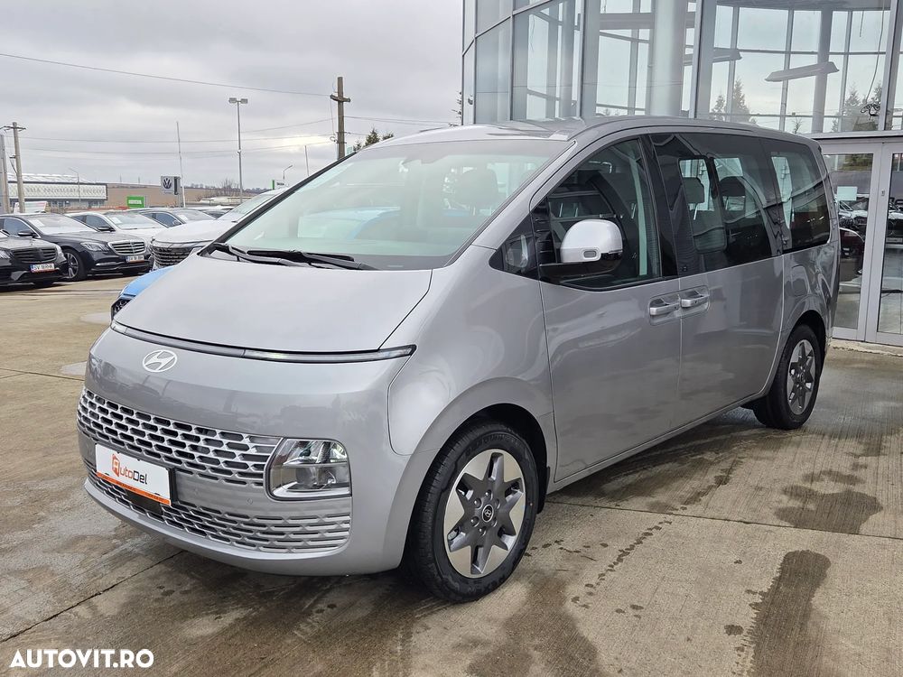Hyundai Staria 1.6I 215CP 6AT 9 locuri HEV Premium