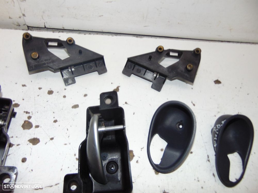 Ford Puma  manipulos de porta - 2