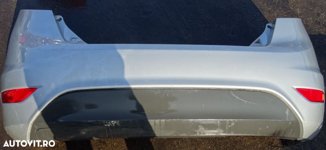 Bara spate Ford Fiesta din 2010 - 1