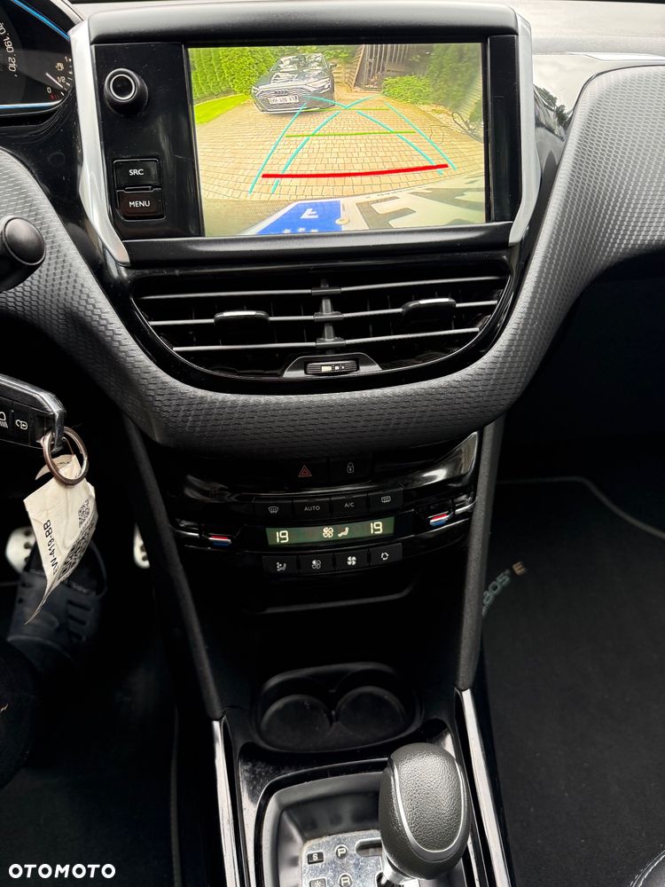 Peugeot 2008 PureTech 110 Stop&Start EAT6 Allure - 11