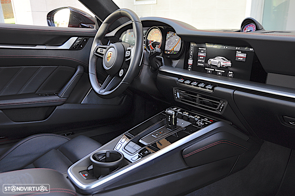 Porsche 911 (992) Turbo S PDK - 32