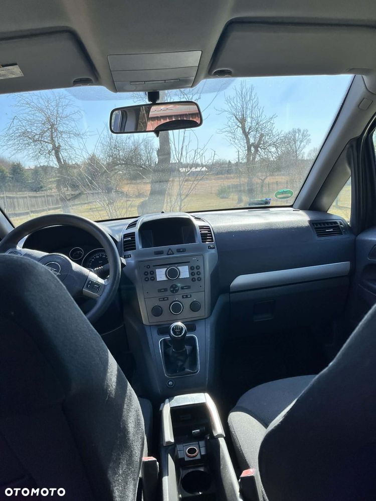 Opel Zafira 1.6 Enjoy - 1