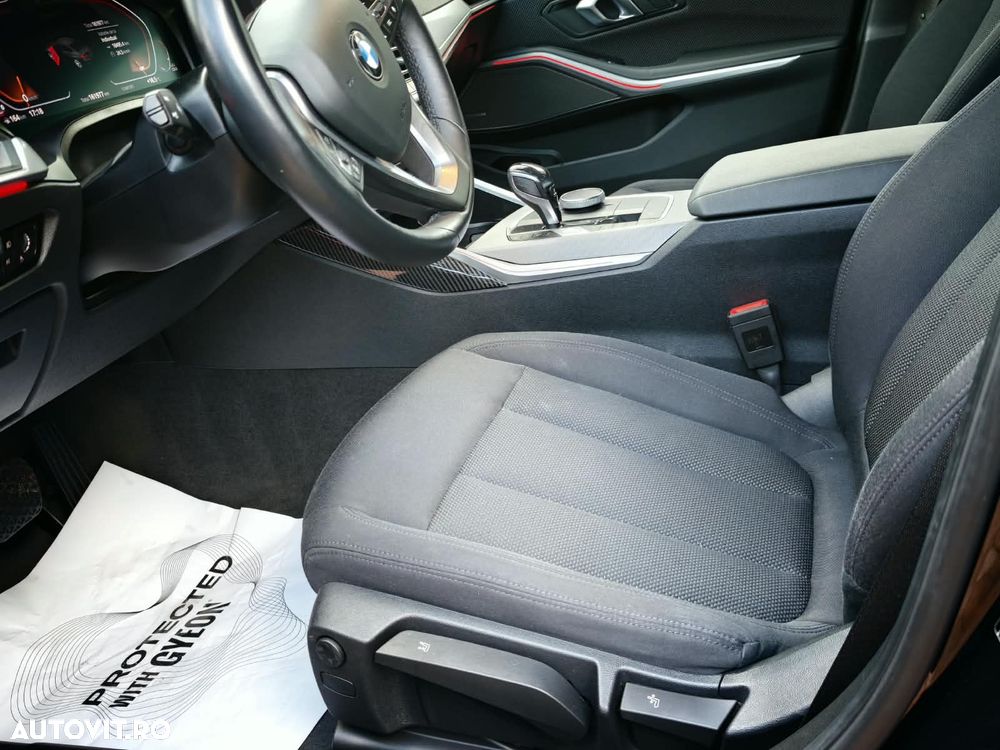 BMW Seria 3 330i Aut. Advantage - 16