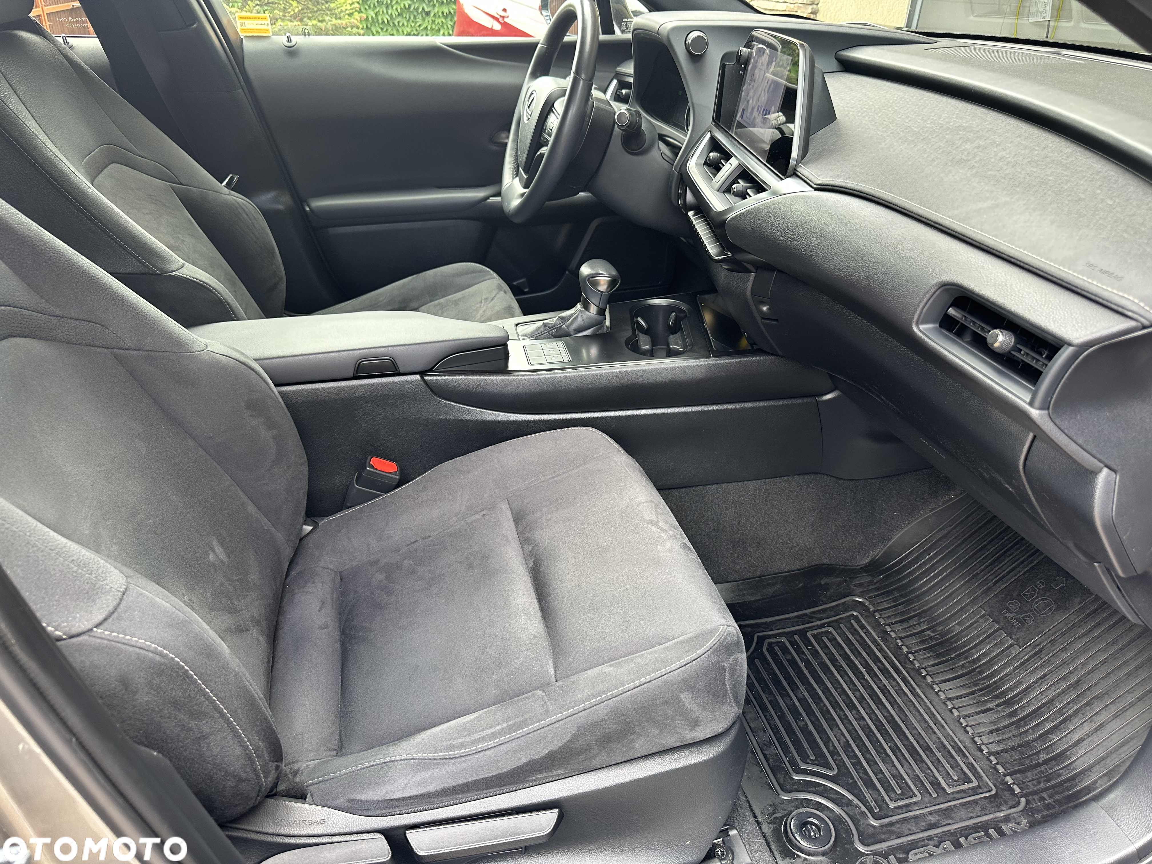 Lexus UX 200 GPF Business Edition 2WD - 12