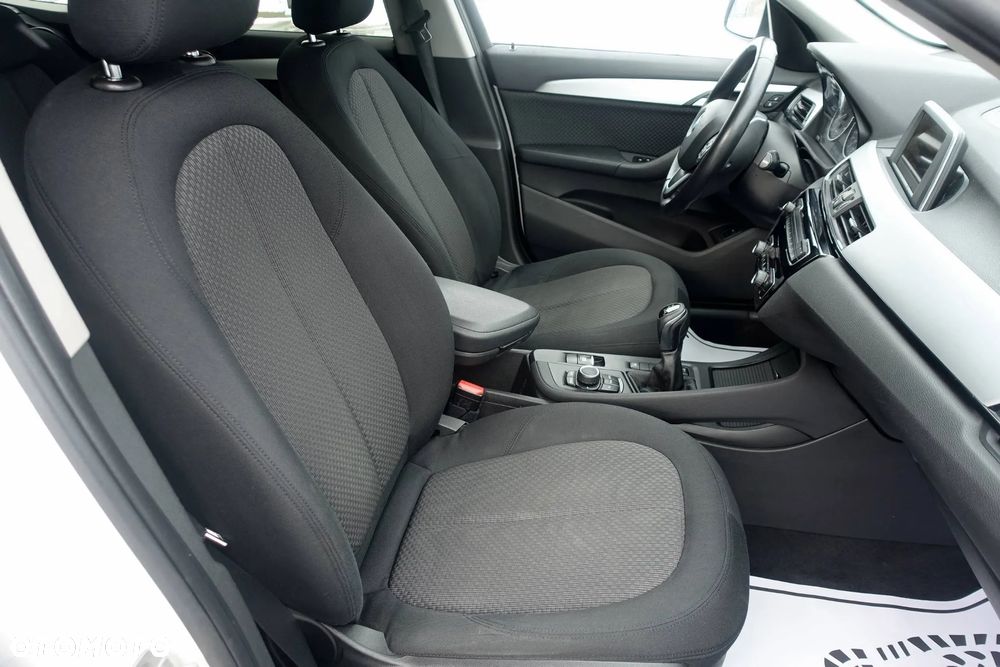 BMW X1 xDrive18d - 13