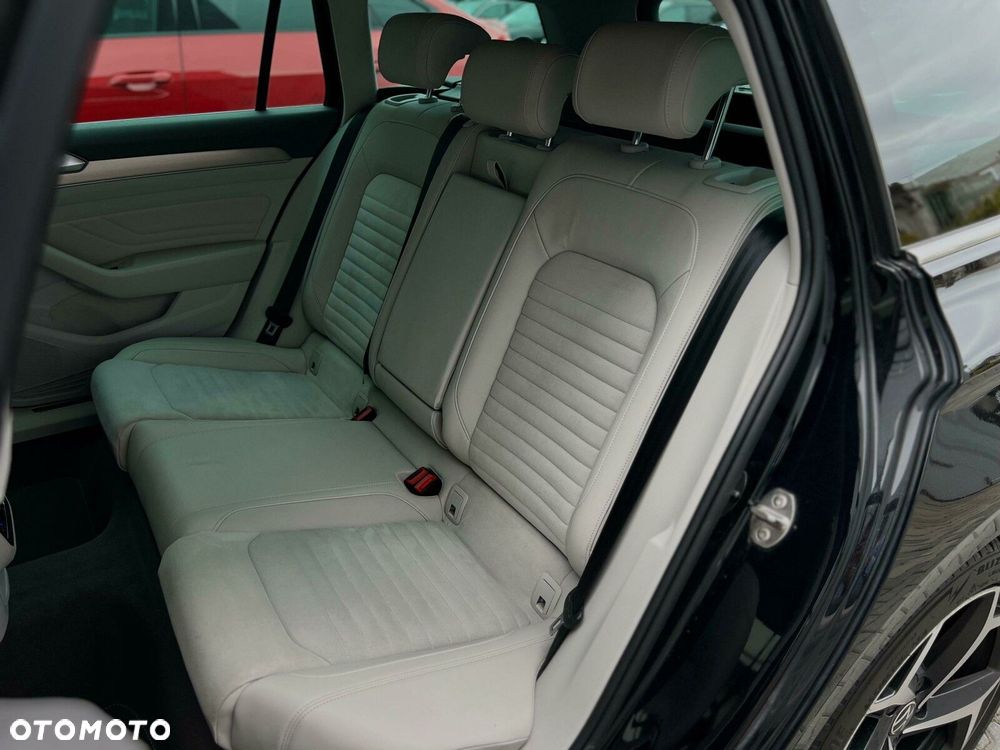 Volkswagen Passat 2.0 TDI 4Mot Elegance DSG - 22