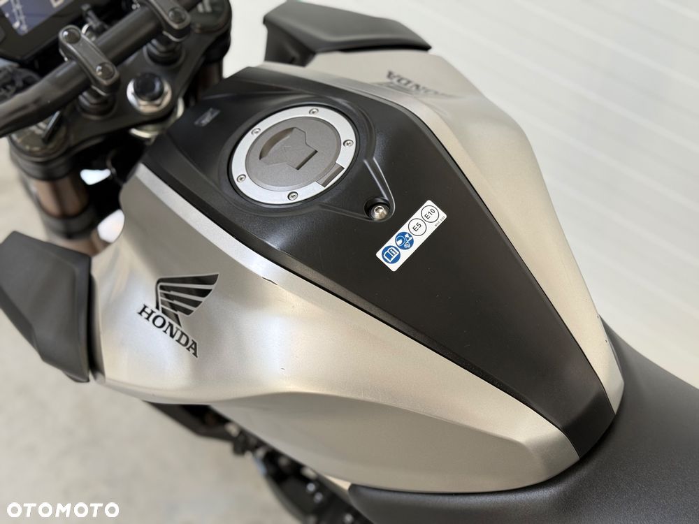 Honda CB - 27