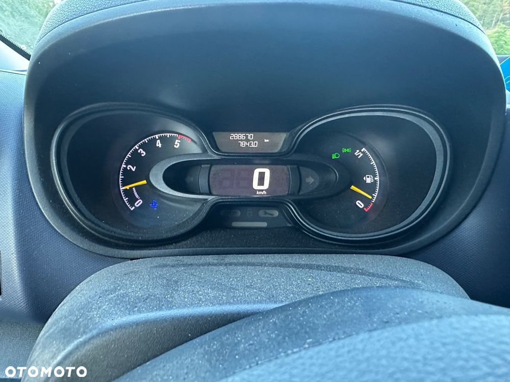 Opel Vivaro - 8