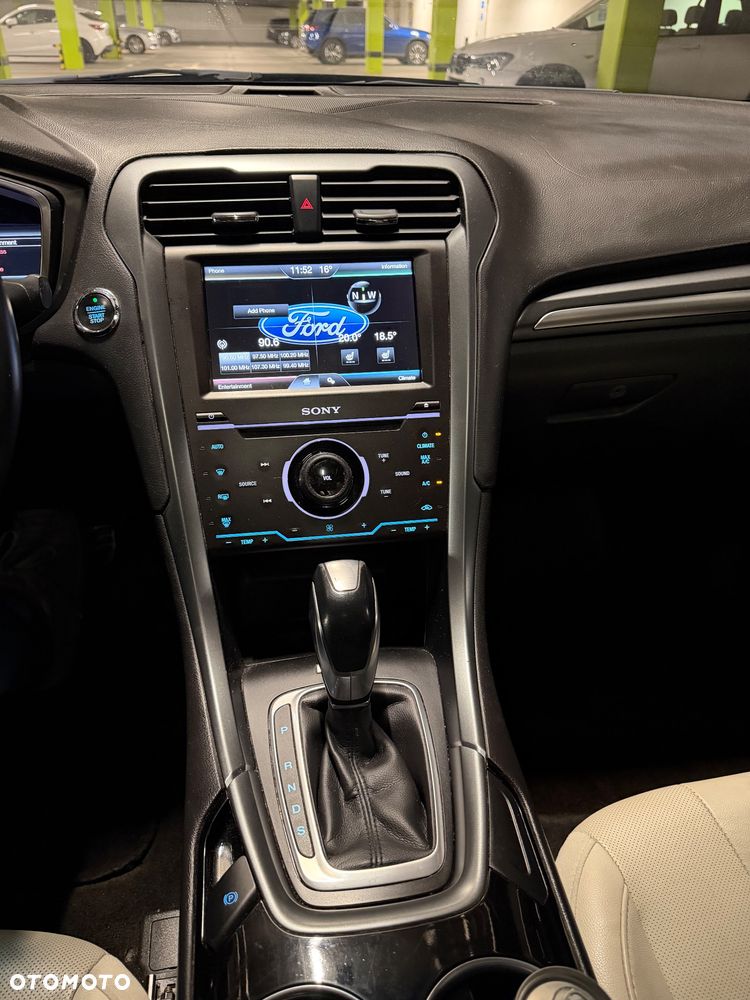 Ford Fusion - 15