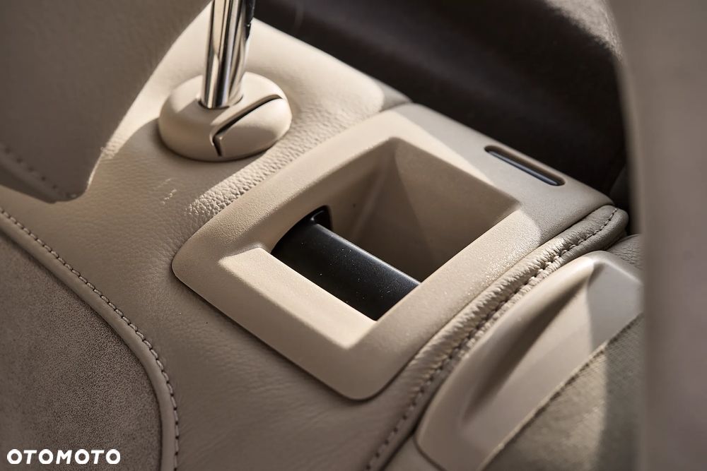 Volkswagen Passat 2.0 TDI 4Mot Highline DSG - 24