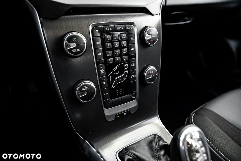 Volvo V40 D3 Geartronic Summum - 35