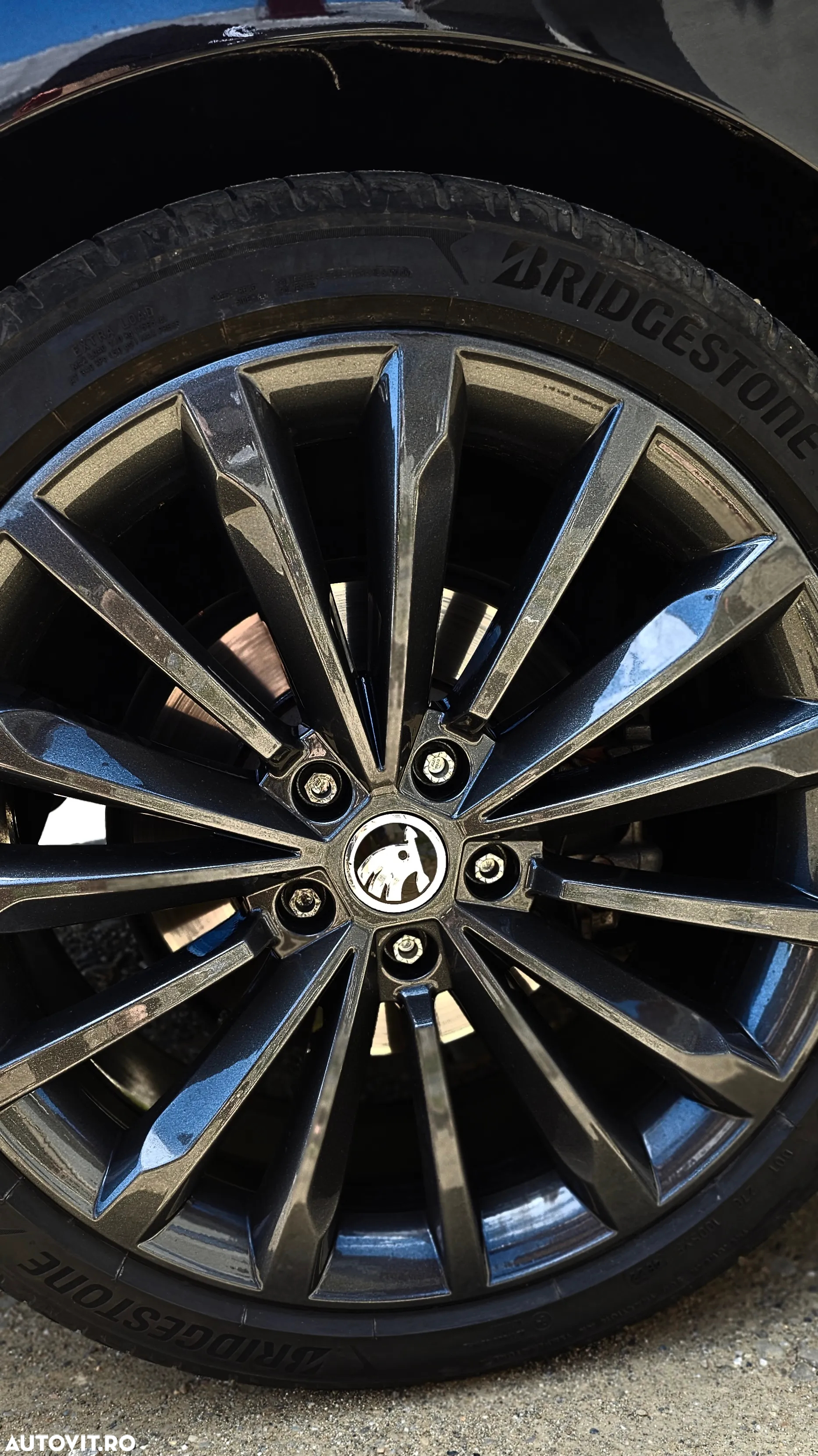 Skoda Superb 2.0 TDI DSG Laurin & Klement - 9