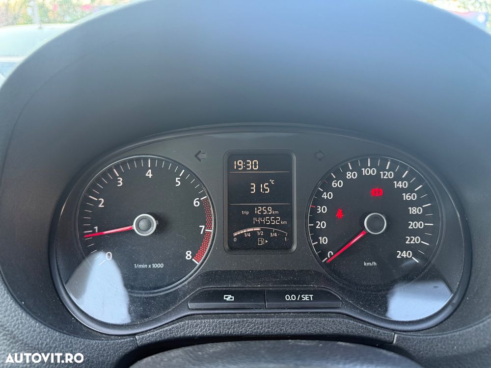 Volkswagen Polo 1.2 Attractive - 16