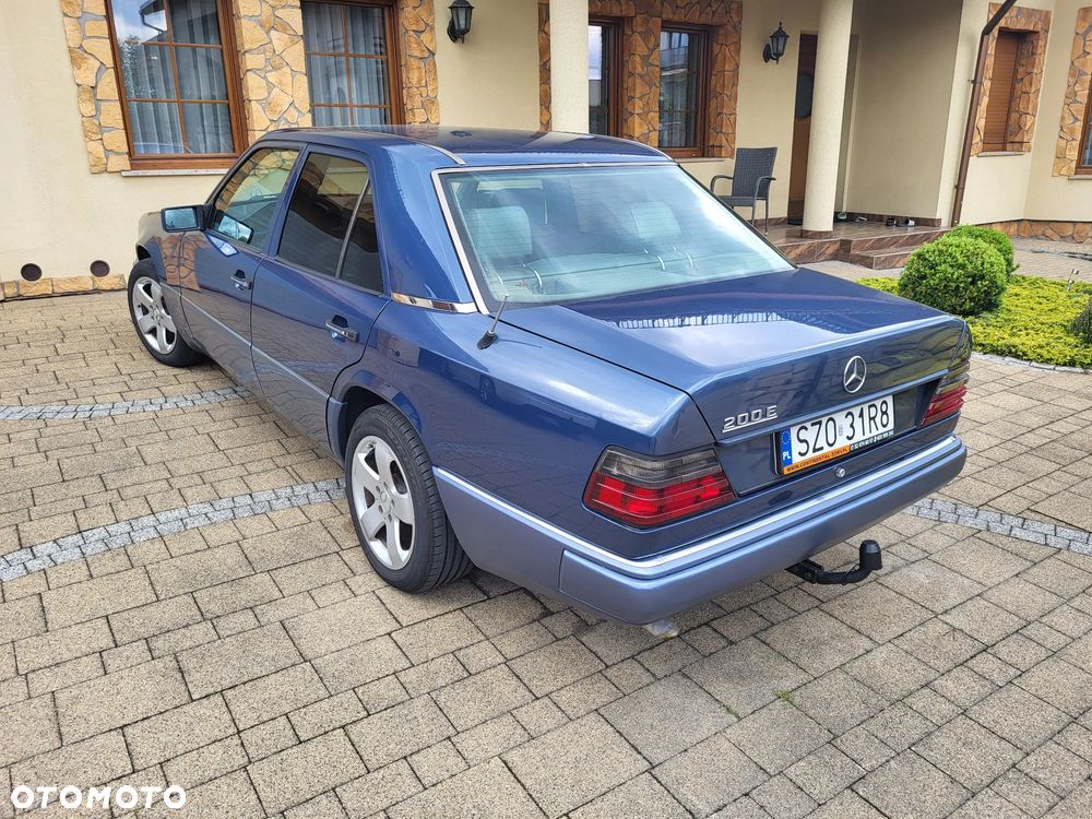 Mercedes-Benz Klasa E 200 T - 6