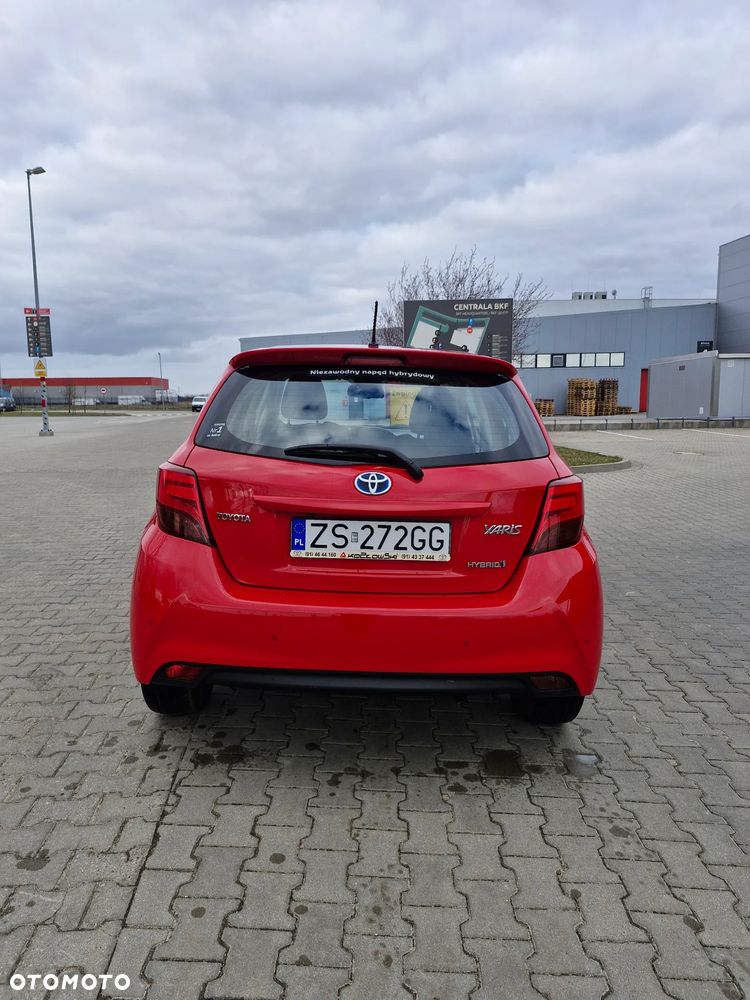 Toyota Yaris Hybrid 100 Active EU6 - 6