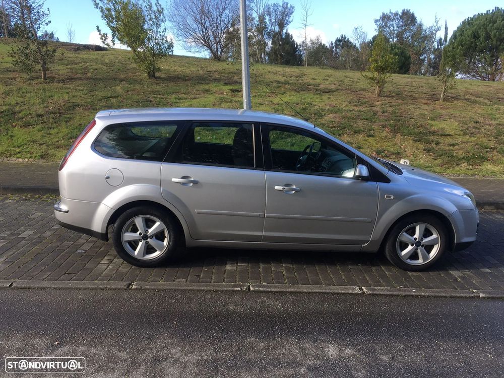Ford Focus SW 1.6 TDCi Connec. - 12
