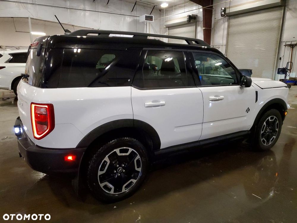 Ford Bronco - 6