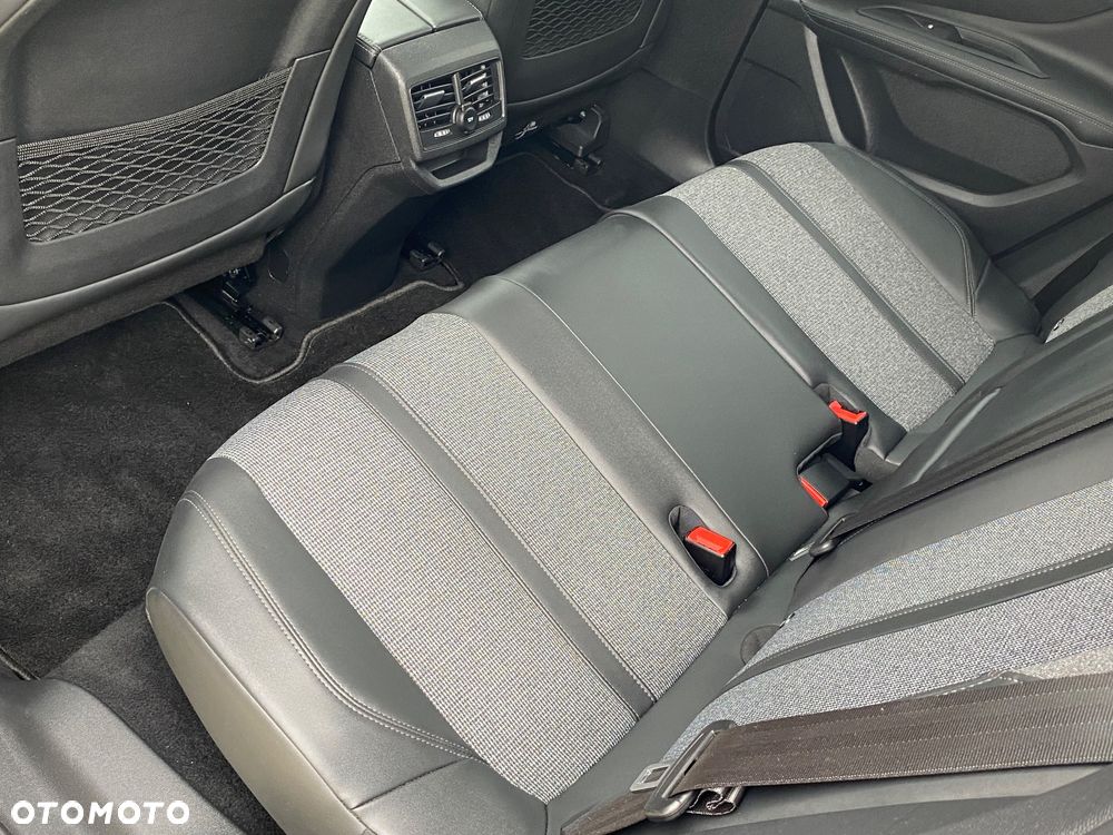 Peugeot 3008 1.5 BlueHDi Allure S&S - 28