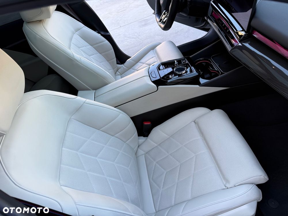 BMW Seria 5 550e xDrive PHEV M Sport - 19