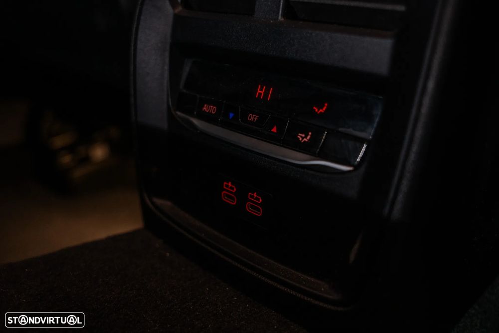 BMW 320 e Pack Desportivo M Auto - 23