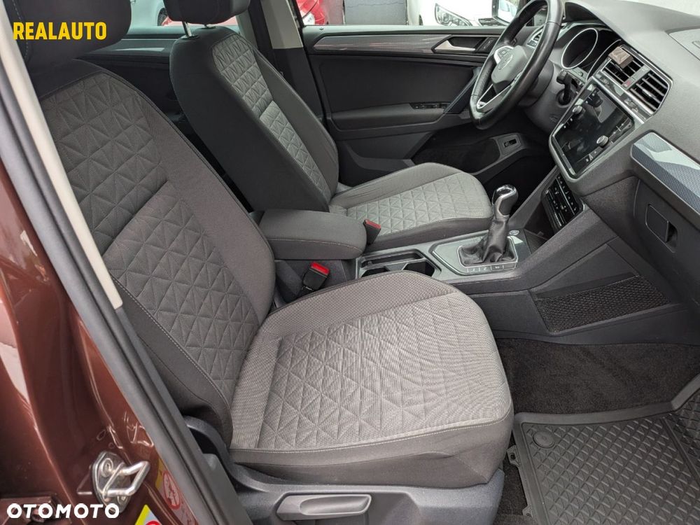 Volkswagen Tiguan - 12
