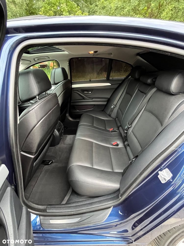 BMW Seria 5 535i xDrive - 15