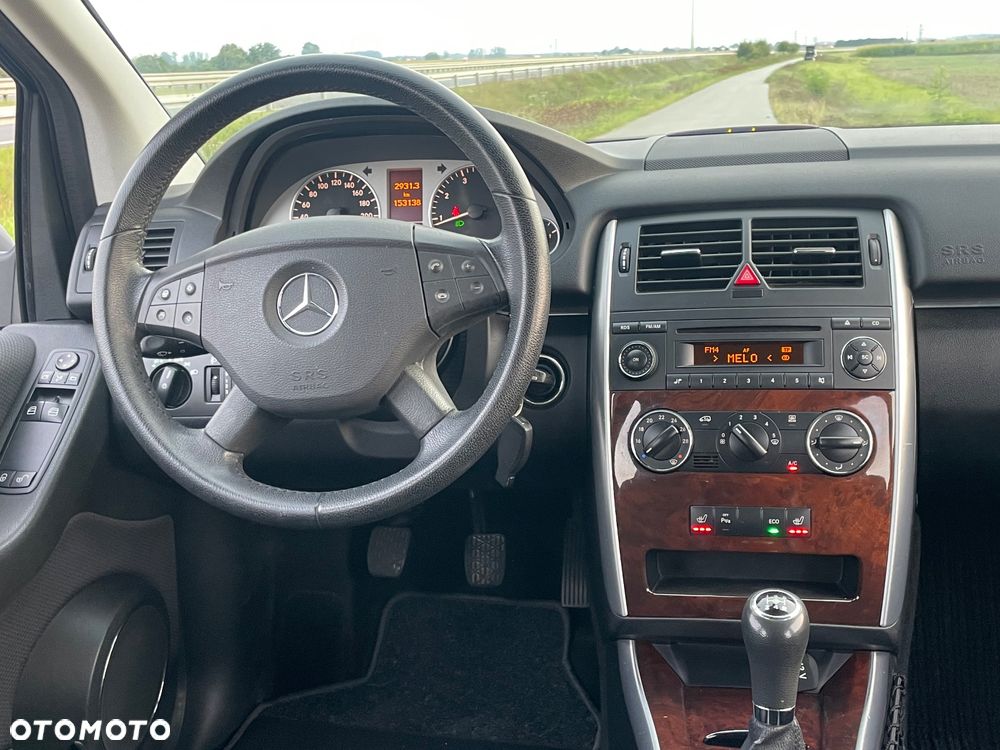 Mercedes-Benz Klasa B 180 BlueEFFICIENCY SPORT EDITION - 25