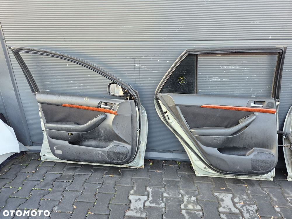 TOYOTA AVENSIS T25 DRZWI / ZDERZAK / KLAPA / MASKA / BŁOTNIK - 16