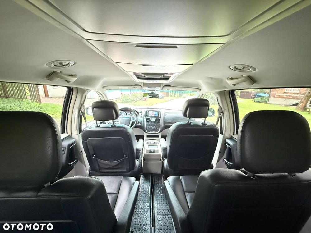 Chrysler Town & Country 3.6 Touring - 19