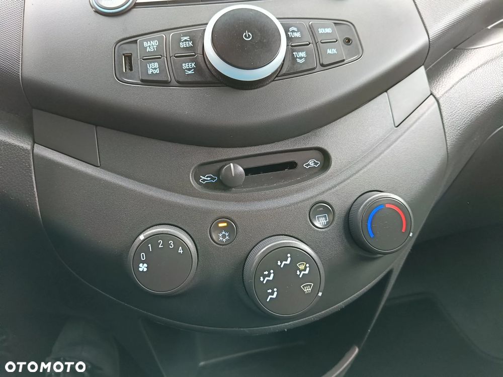 Chevrolet Spark 1.0 LT - 18