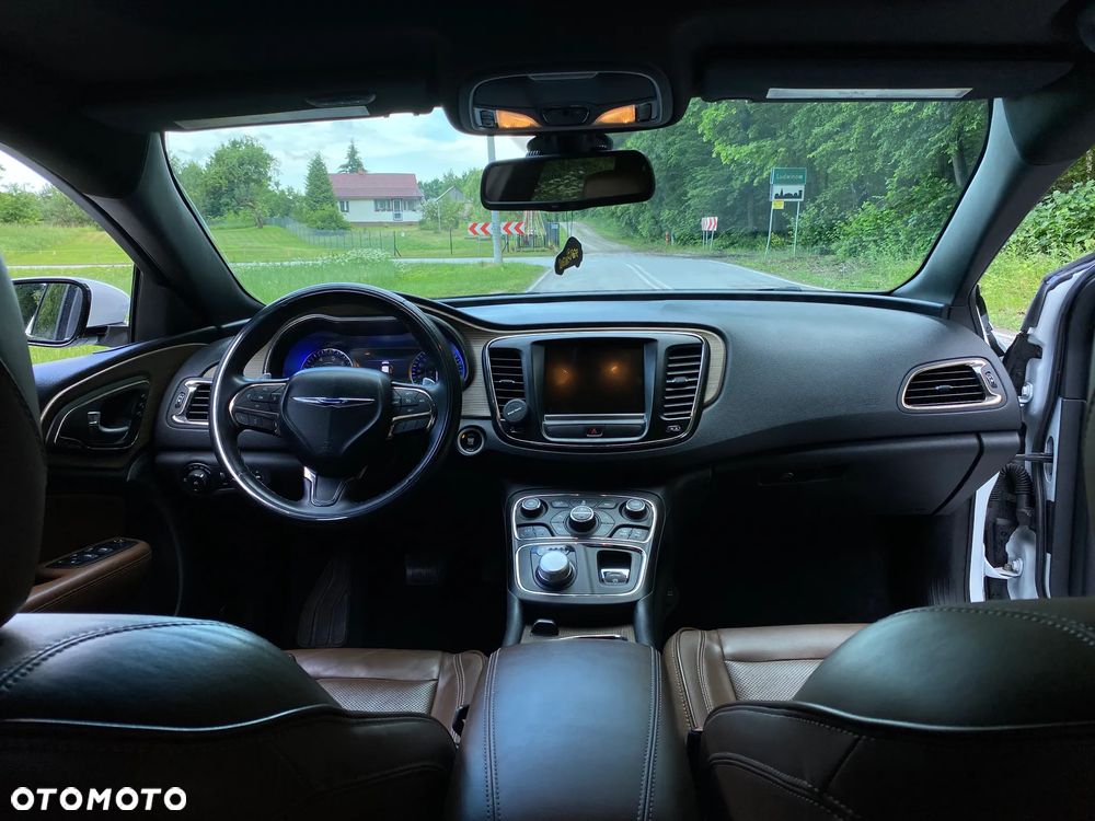 Chrysler 200 - 24