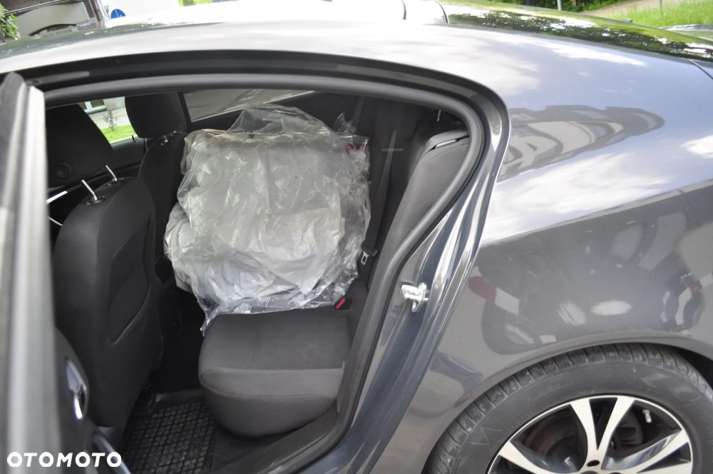 Opel Insignia - 15