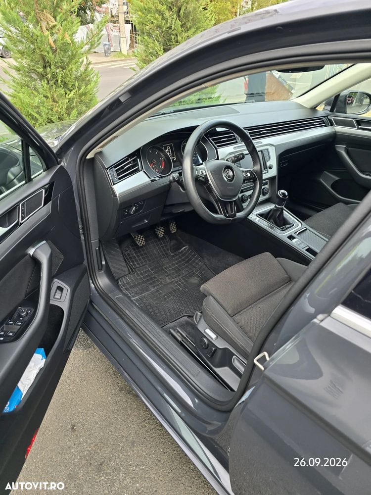 Volkswagen Passat - 10