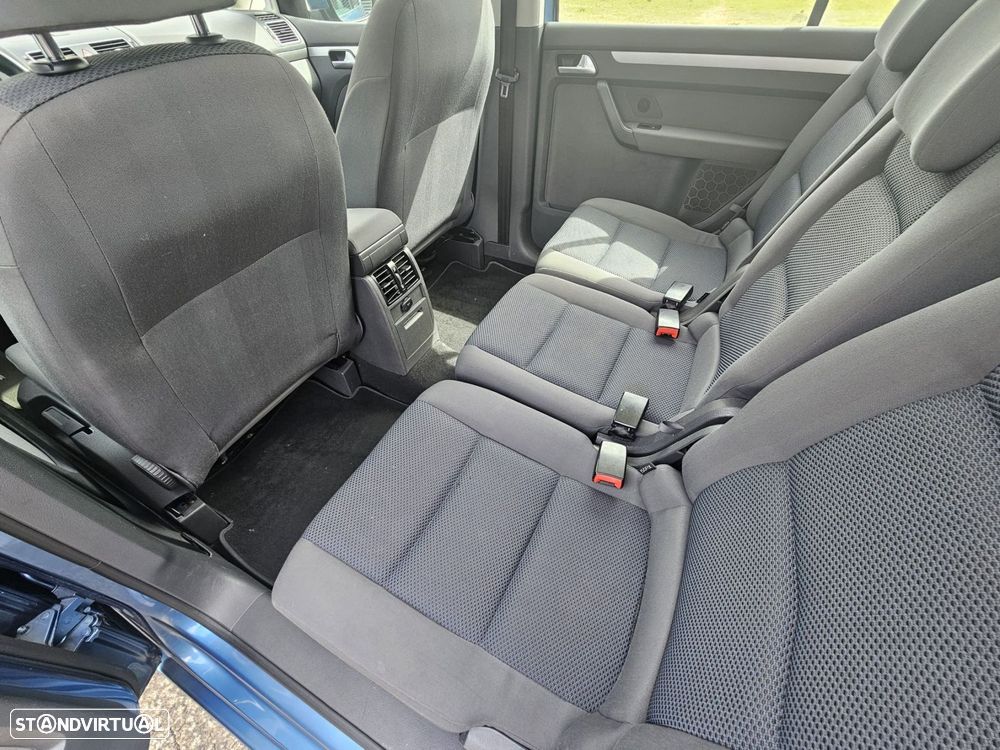 VW Touran 1.6 TDI Blue.Trendline 7L - 21