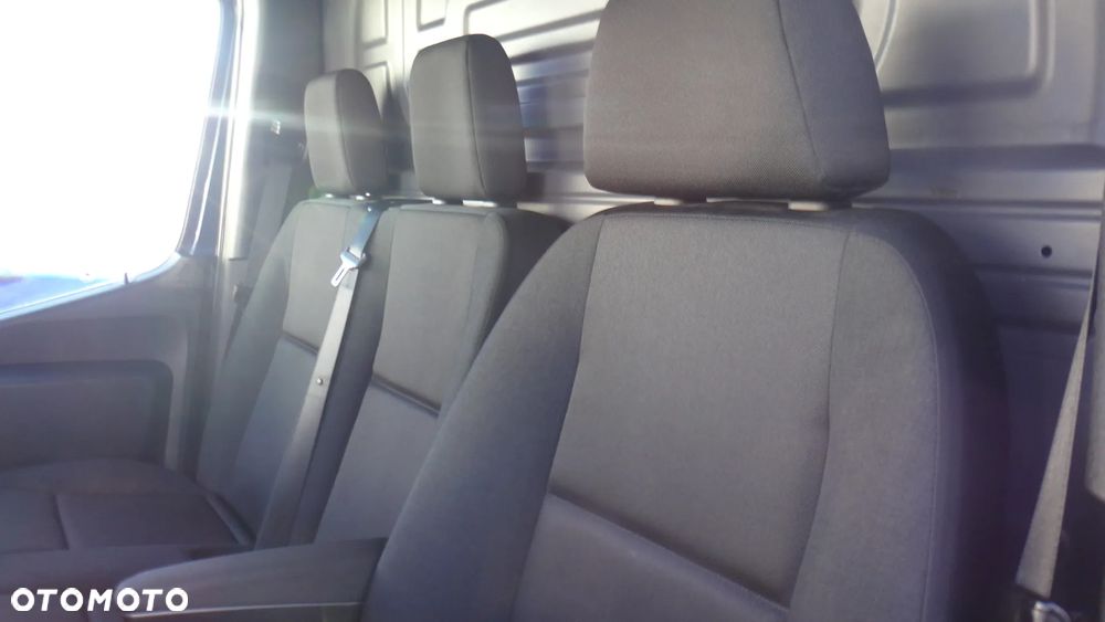 Mercedes-Benz Sprinter - 9