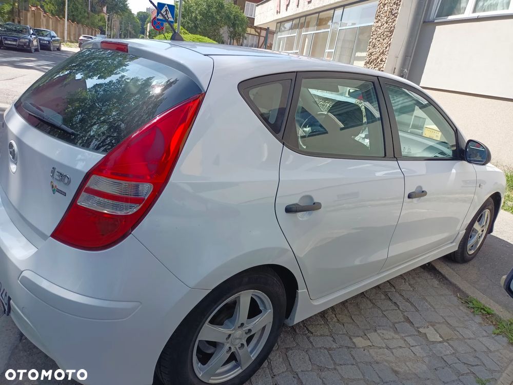 Hyundai i30 1.4 Base + World Cup - 3