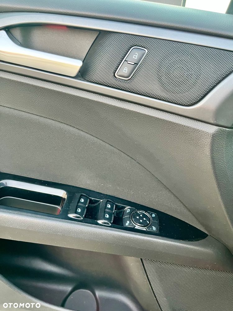 Ford Mondeo - 31