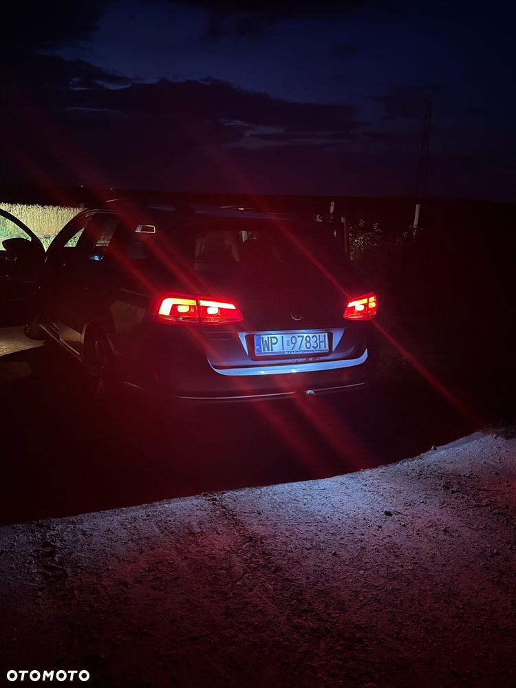 Volkswagen Passat 2.0 TDI DPF BlueMotion Technology Comfortline - 19